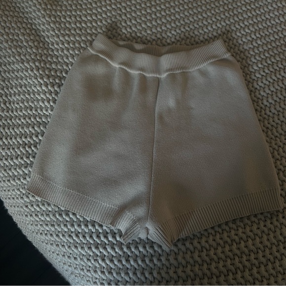 PRINCESS POLLY- shorts - Picture 9 of 10